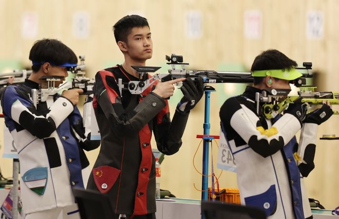 射击选手冲击射击冠军，训练成果迎来赛场考验的简单介绍