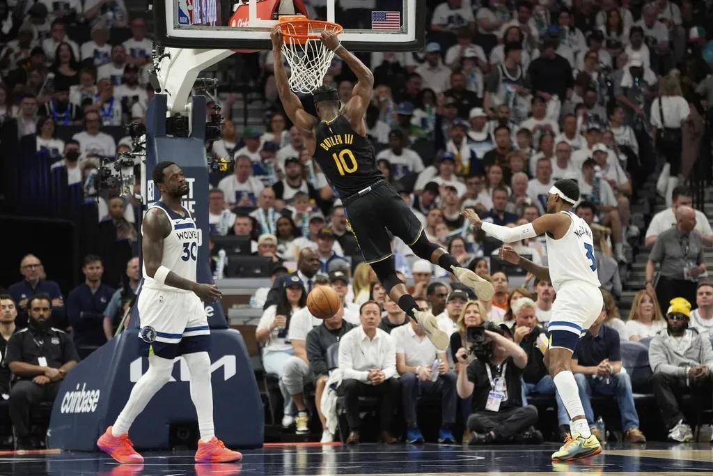 开云体育官网首页-NBA球队因关键先发球员受伤状态未明，战力大损的简单介绍